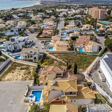 Villa Ribeiro By Hellovacations *
