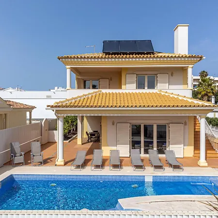 Ribeiro By Hellovacations Vila
